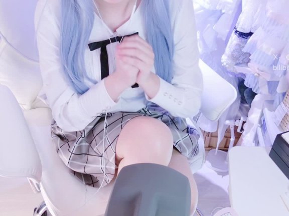《在线》丰川祥子~屈辱白袜打工中！！ 亭子ww ASMR