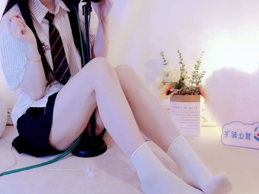 《在线》【常服】轻语 温柔大姐姐的深夜安抚 （掏耳 吹气 舔耳 亲亲 足音按摩） 兰兰小苍Freesia ASMR